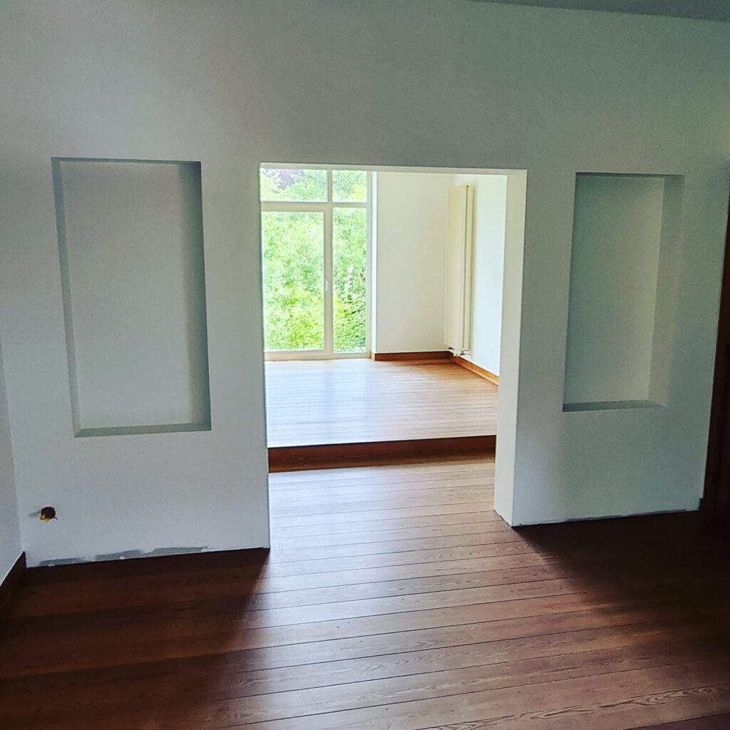 Installation de cloisons sèches par notre entreprise de rénovation en province de Liège